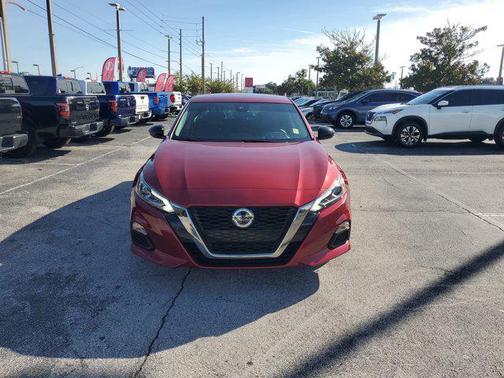 2022 Nissan Altima SR FWD