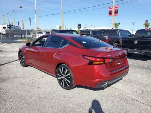 2022 Nissan Altima SR FWD