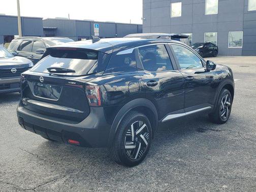 2025 Nissan Kicks SV