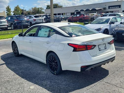 Pearl White Tricoat 2026 Nissan Altima SV FWD