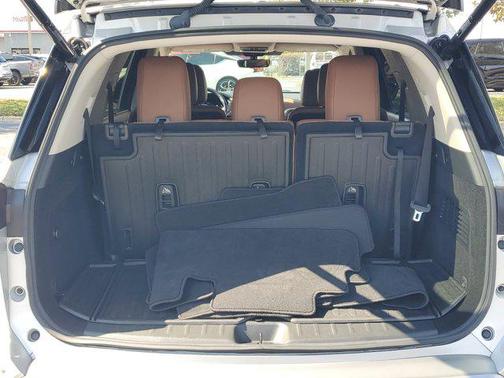 2023 Nissan Pathfinder Platinum 4WD