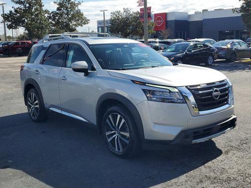 2023 Nissan Pathfinder Platinum 4WD