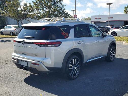 2023 Nissan Pathfinder Platinum 4WD