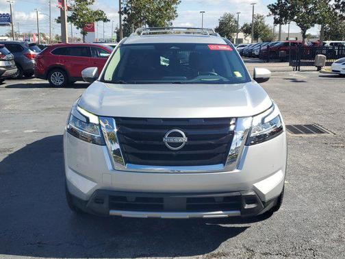 2023 Nissan Pathfinder Platinum 4WD