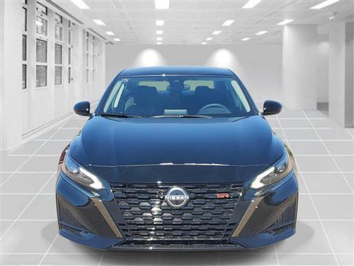 2025 Nissan Altima SR FWD