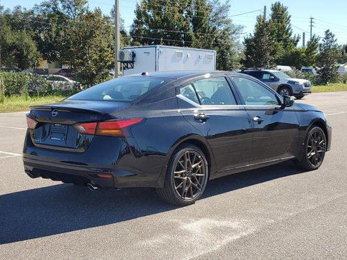 2025 Nissan Altima SR FWD