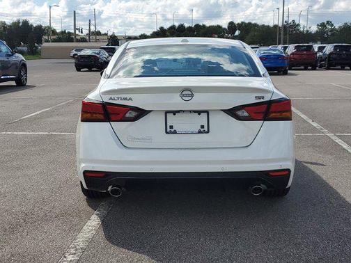 2025 Nissan Altima SR FWD