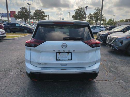 2025 Nissan Rogue SV