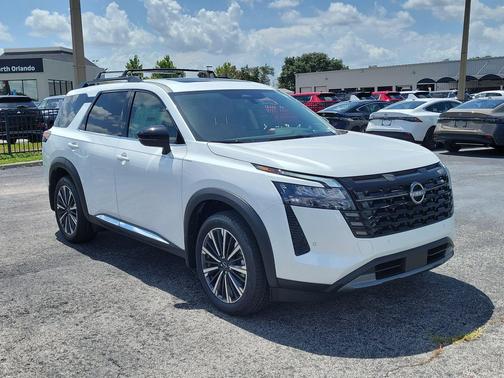 Everest White Pearl Tricoat 2026 Nissan Pathfinder Platinum