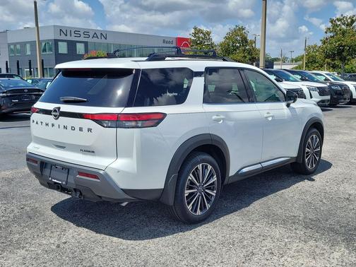 Everest White Pearl Tricoat 2026 Nissan Pathfinder Platinum