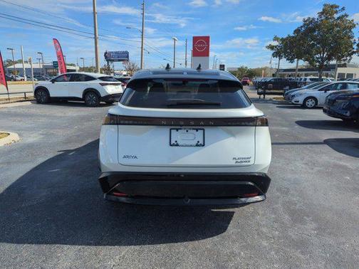 2025 Nissan ARIYA PLATINUM+