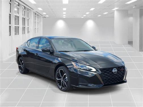 2025 Nissan Altima SR FWD