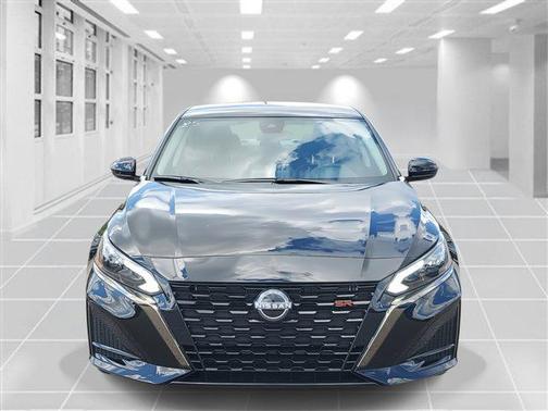 2025 Nissan Altima SR FWD