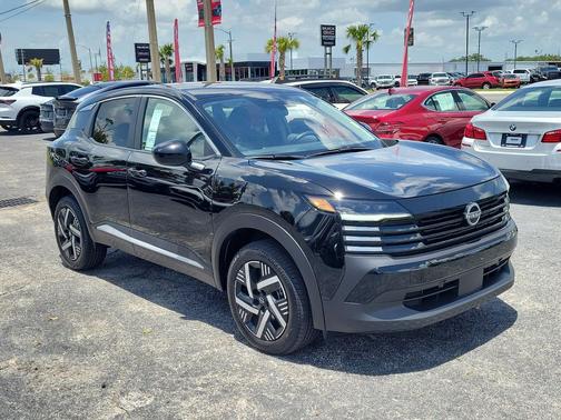 Super Black 2025 Nissan Kicks SV