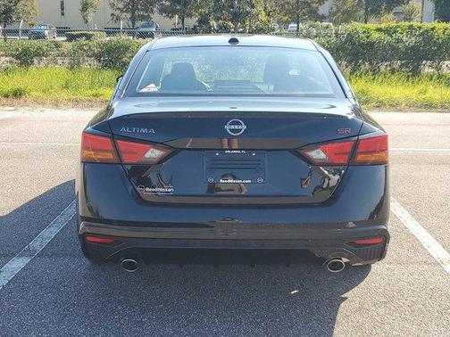 2025 Nissan Altima SR FWD