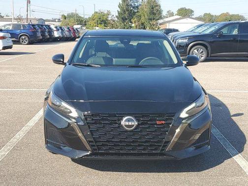 2025 Nissan Altima SR FWD