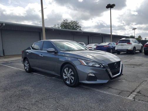 Gun Metallic 2019 Nissan Altima 2.5 S