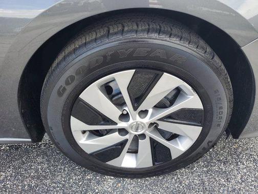 Gun Metallic 2019 Nissan Altima 2.5 S