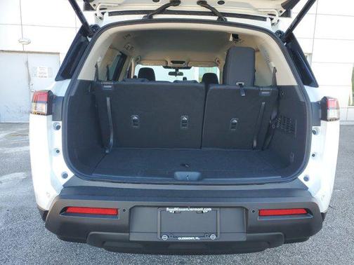 2025 Nissan Pathfinder SV FWD