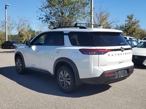 2025 Nissan Pathfinder SV FWD