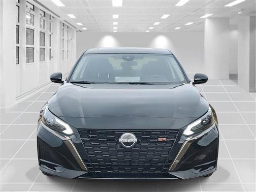 2025 Nissan Altima SR FWD