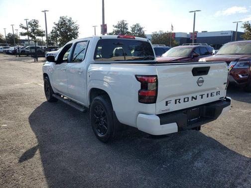 2023 Nissan Frontier SV