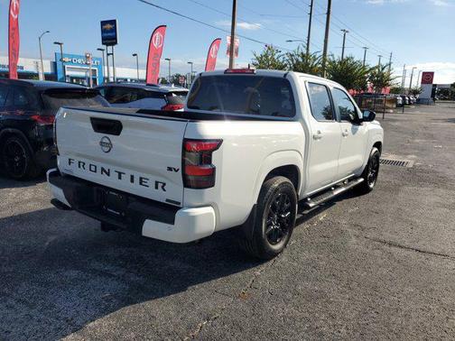 2023 Nissan Frontier SV