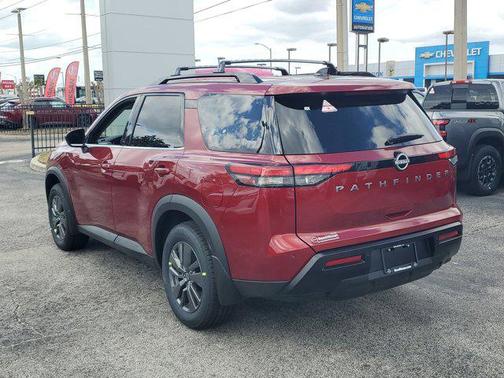 2026 Nissan Pathfinder SV