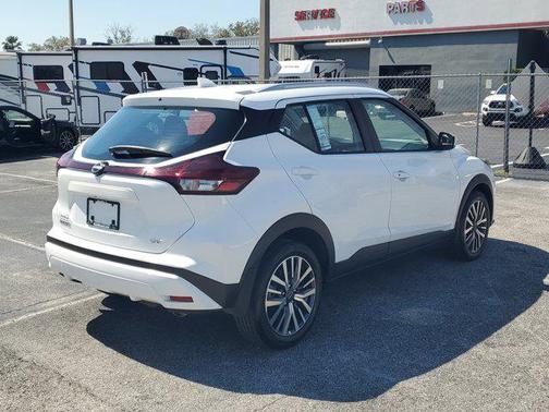 2023 Nissan Kicks SV