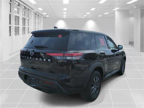 2022 Nissan Pathfinder S 2WD