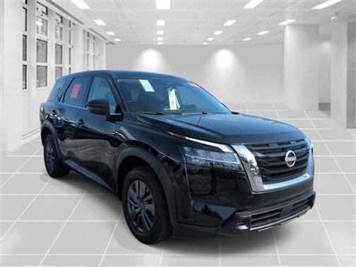 2022 Nissan Pathfinder S 2WD