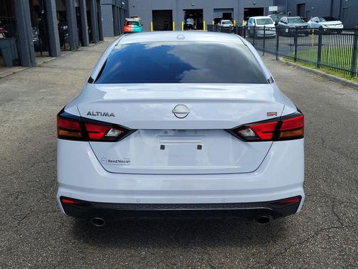 Gray Sky Pearl 2025 Nissan Altima SR FWD