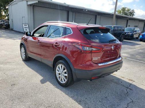 2022 Nissan Rogue Sport SV