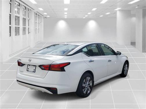 2025 Nissan Altima S FWD