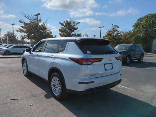 2022 Mitsubishi Outlander ES 2.5 2WD