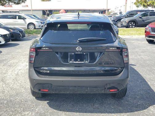 2025 Nissan Kicks SV