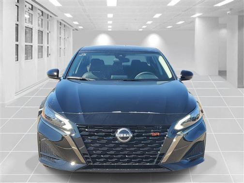 2025 Nissan Altima SR FWD