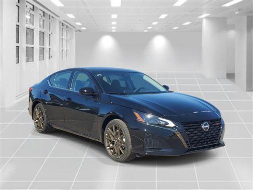 2025 Nissan Altima SR FWD