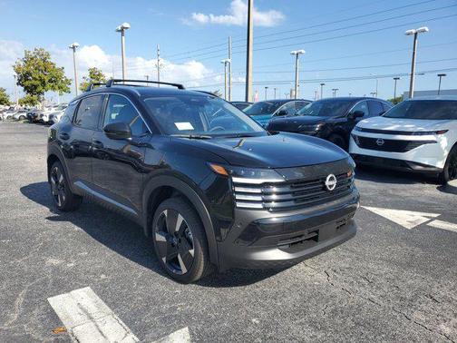 2025 Nissan Kicks SR