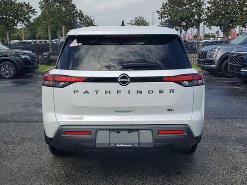 Everest White Pearl Tricoat 2026 Nissan Pathfinder SL