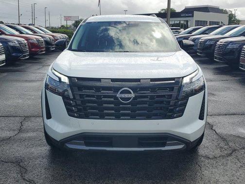 Everest White Pearl Tricoat 2026 Nissan Pathfinder SL