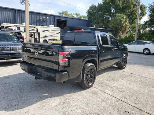 2024 Nissan Frontier SV