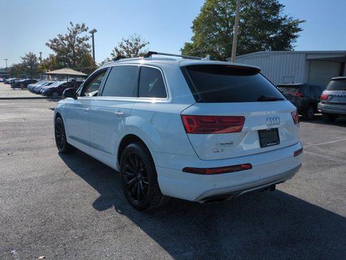 2019 Audi Q7 45 Premium Plus