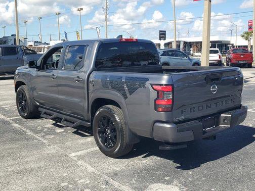 2023 Nissan Frontier SV