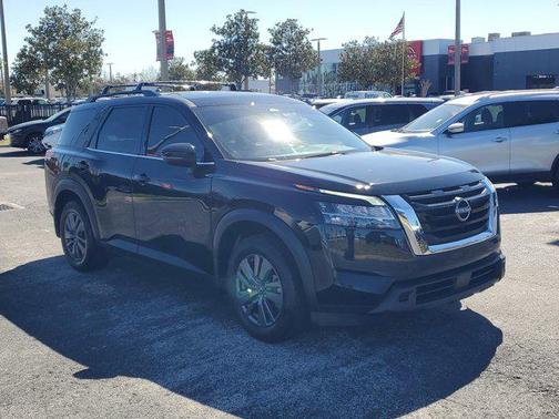 2022 Nissan Pathfinder SV 2WD