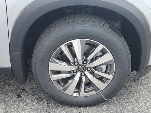 2025 Nissan Pathfinder SL 4WD