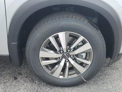 2025 Nissan Pathfinder SL 4WD