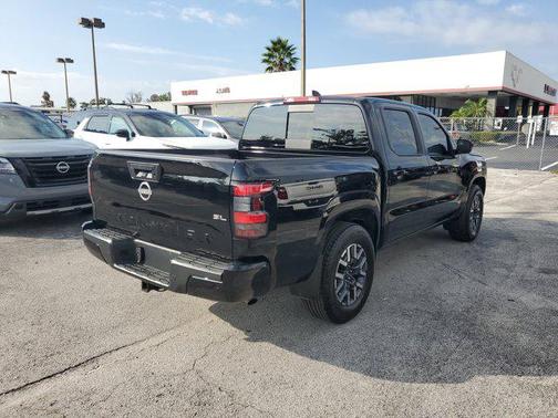 2024 Nissan Frontier SL