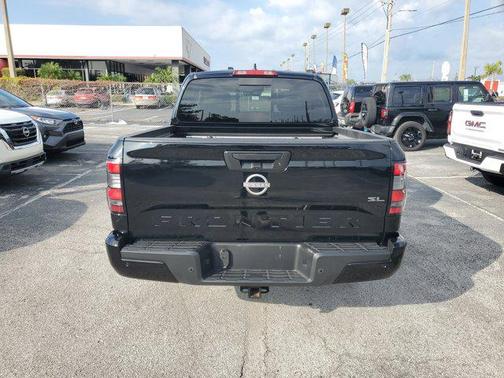 2024 Nissan Frontier SL
