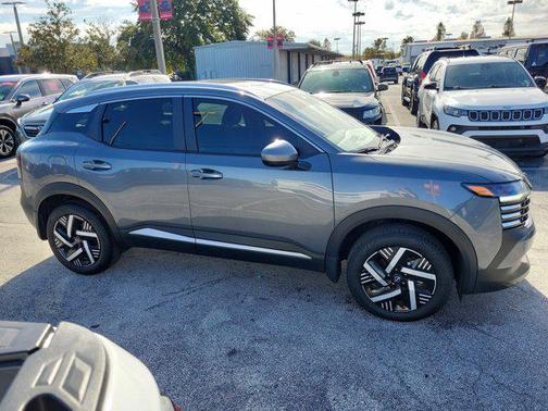 2025 Nissan Kicks SV